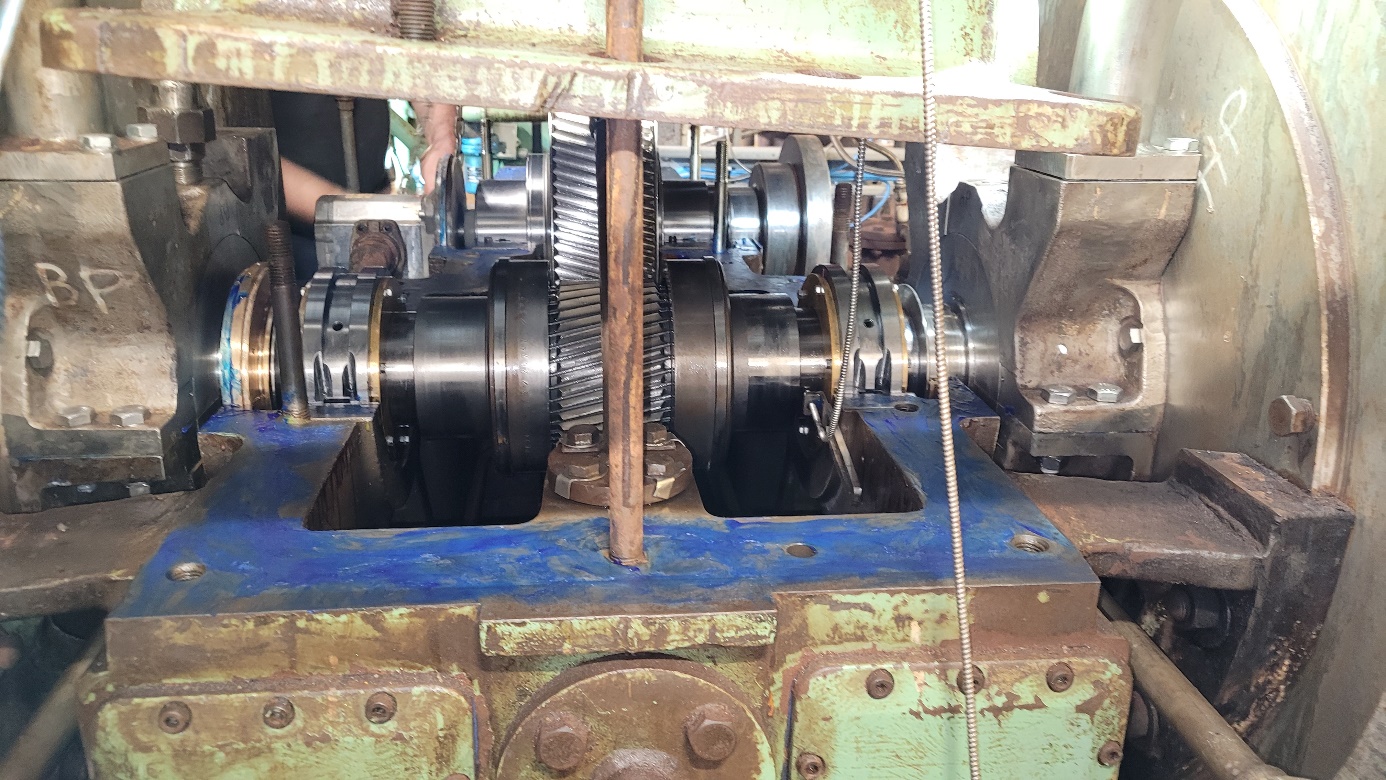 Fermeture du carter supérieur du multiplicateur.